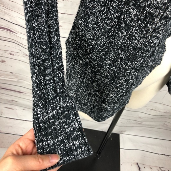 AE‎ Black Knit Cardigan - Picture 4 of 8